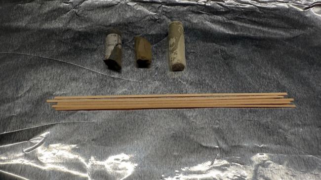 10 Chalk & stripwood 10 Chalk & stripwood